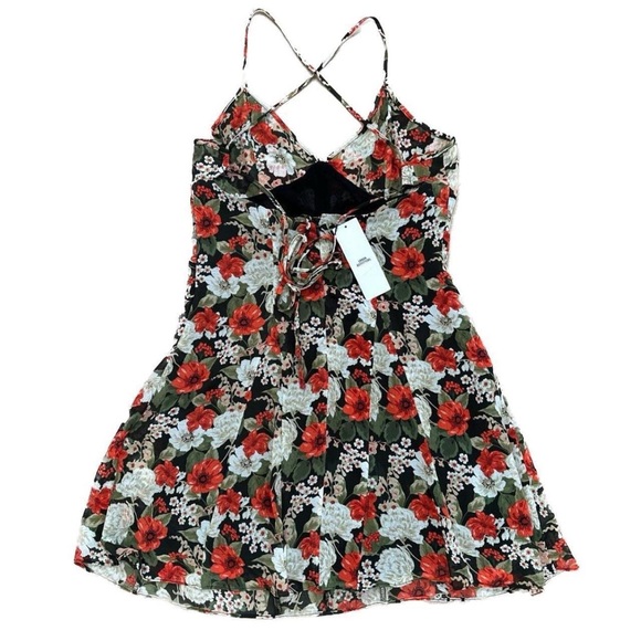 ⭐️URBAN OUTFITTERS - RED AND GREEN FLORAL MINI DRESS⭐️ - Picture 2 of 3